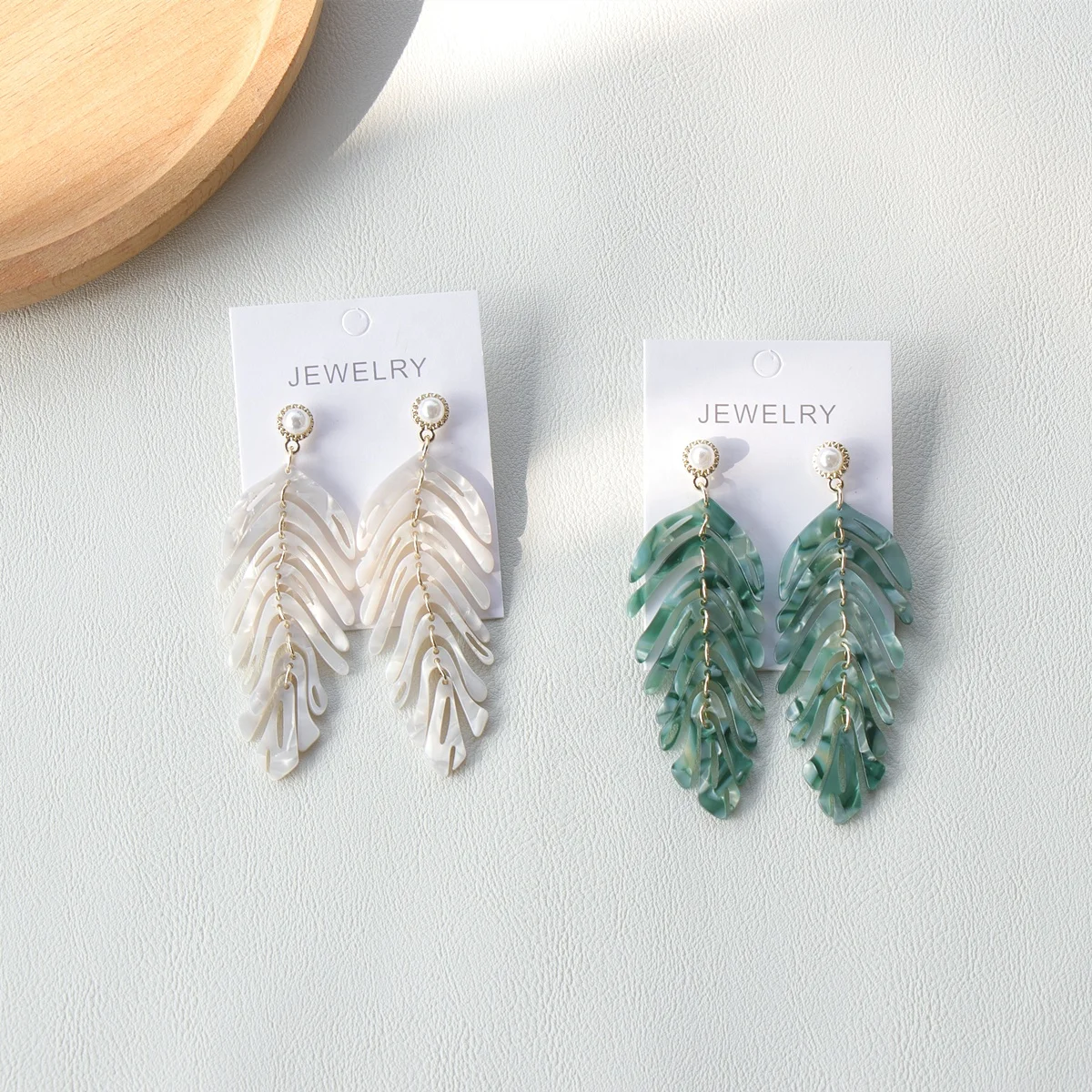 

JUHU Long Green And White Acrylic Leaf Earrings Simple Acetate Leaf Exaggerated Jewelry For Women Wholesale, Colorful