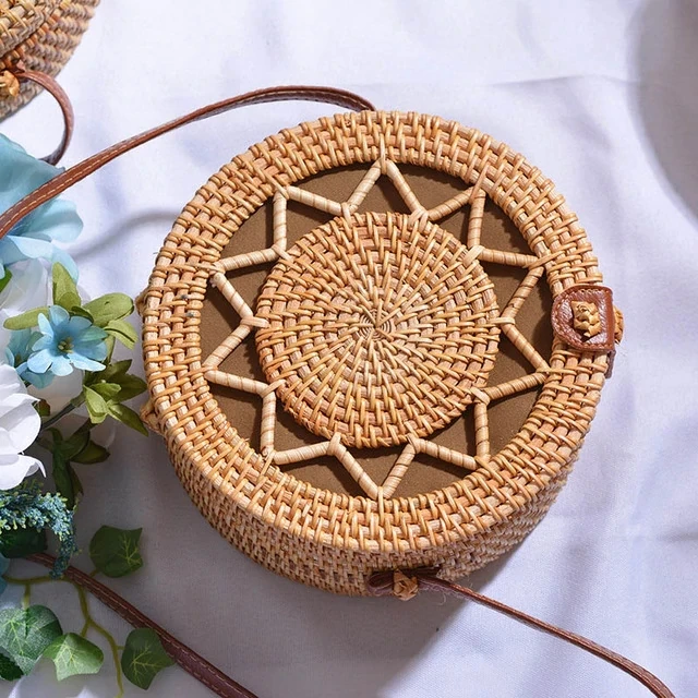 

2024 Handmade Round Rattan Woven Straw Beach Bag Summer Fashion Beach Classic Stylish Women Messenger Bags Girls Small Handbag