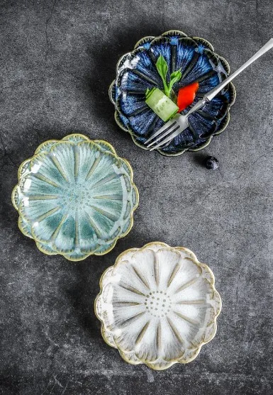 
Amazon Hot Selling porcelain food dish small soy sauce dipping flower shaped ceramic dish 