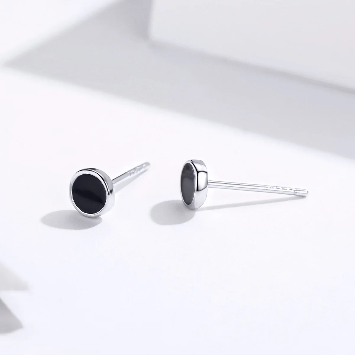 

Accessories Women Jewelry Mini Black Round Slice Minimalist Earrings 925 Silver