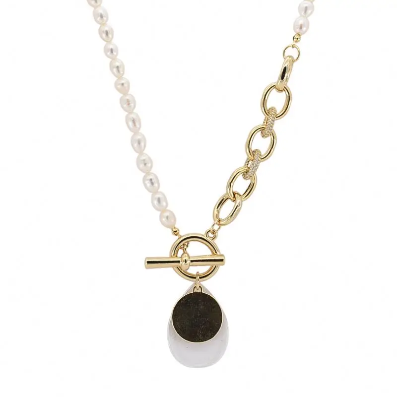 

South Korea Dongdaemun Temperament Pearl Buckle Disc Pendant Cold Wind Fashion Elegant Net Red Joker Necklace