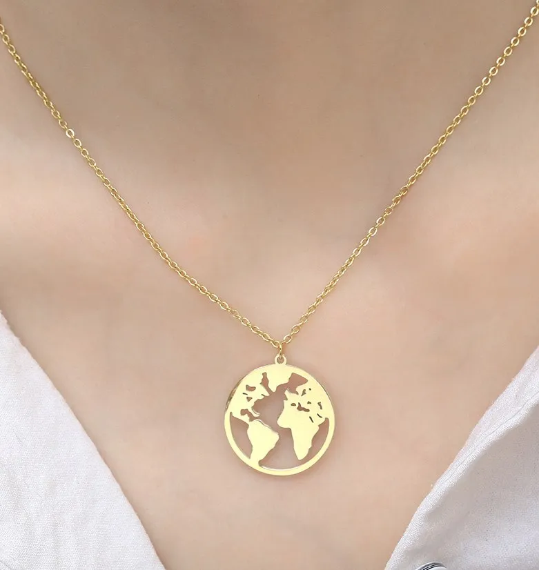 

Fashionable Shiny Gold Plated Hollow Out Waterproof Round Disc Stainless Steel World Map Necklace For Women
