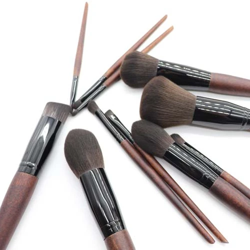 

2021 Lightweight Fashion Fog Professional Makeup Brush Set
