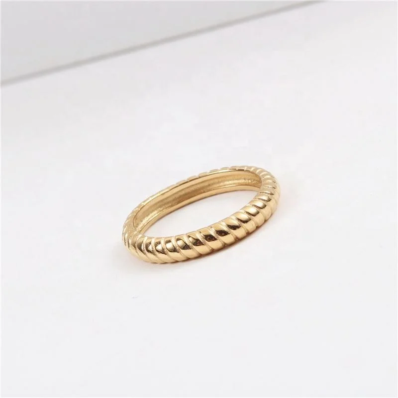 

High End 18K Croissant Rings Gold Plated Stainless Steel Rings for Women Jewelry Wholesale