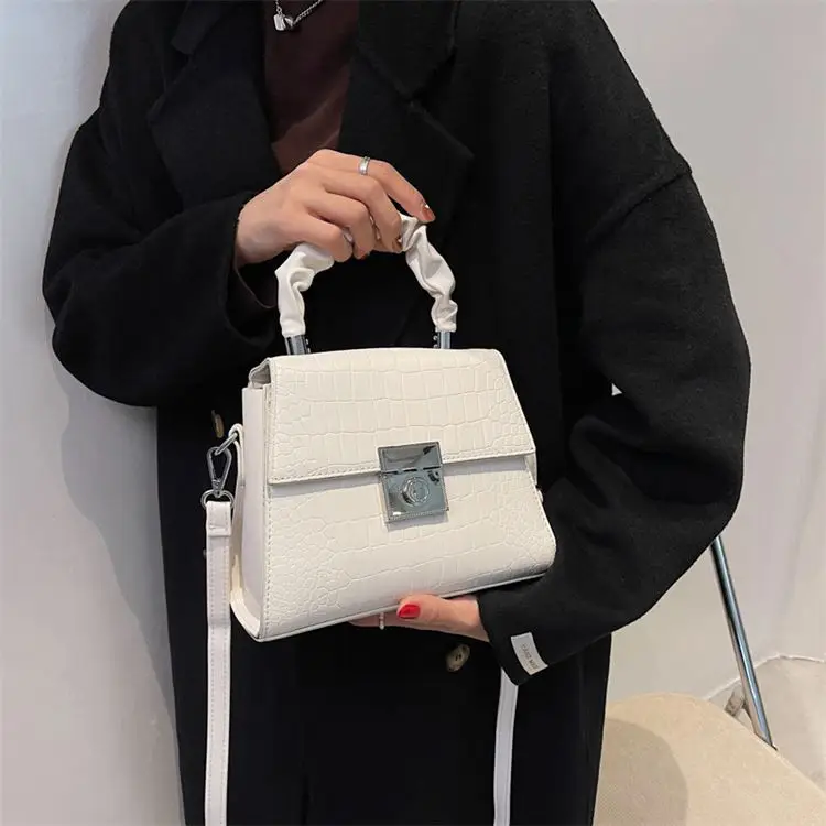 

D12090 New style temperament fashion internet celebrity solid color single shoulder bag fall 2021 black handbag for women