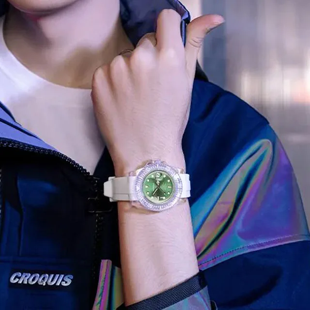 Custom Logo Wrist Watch Quartz Case Luxury Fashion Unisex Sport Wrist Watch Wear Comfortable Rubber Strap Sports Watches