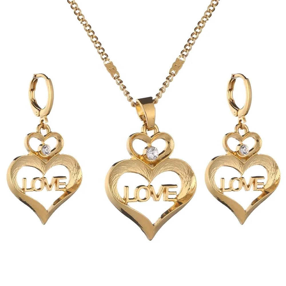 

Gold Color Heart Pendant Necklace Fashion Jewelry Alphabet Love Charm Jewelry