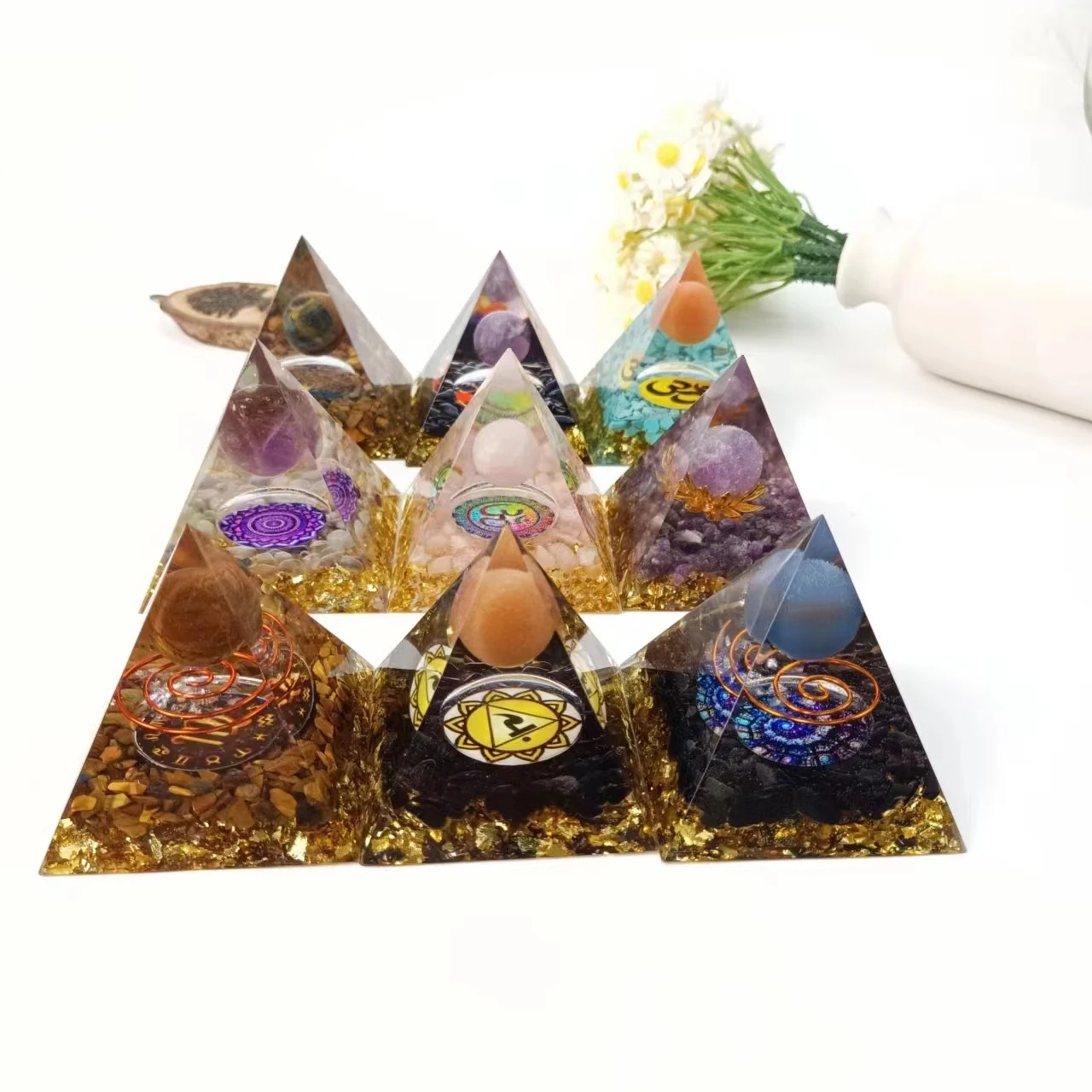 

Crystal Sphere Pyramid 6cm Crystal Tumbled Resin Orgone Pyramid For Meditation Home Decoration