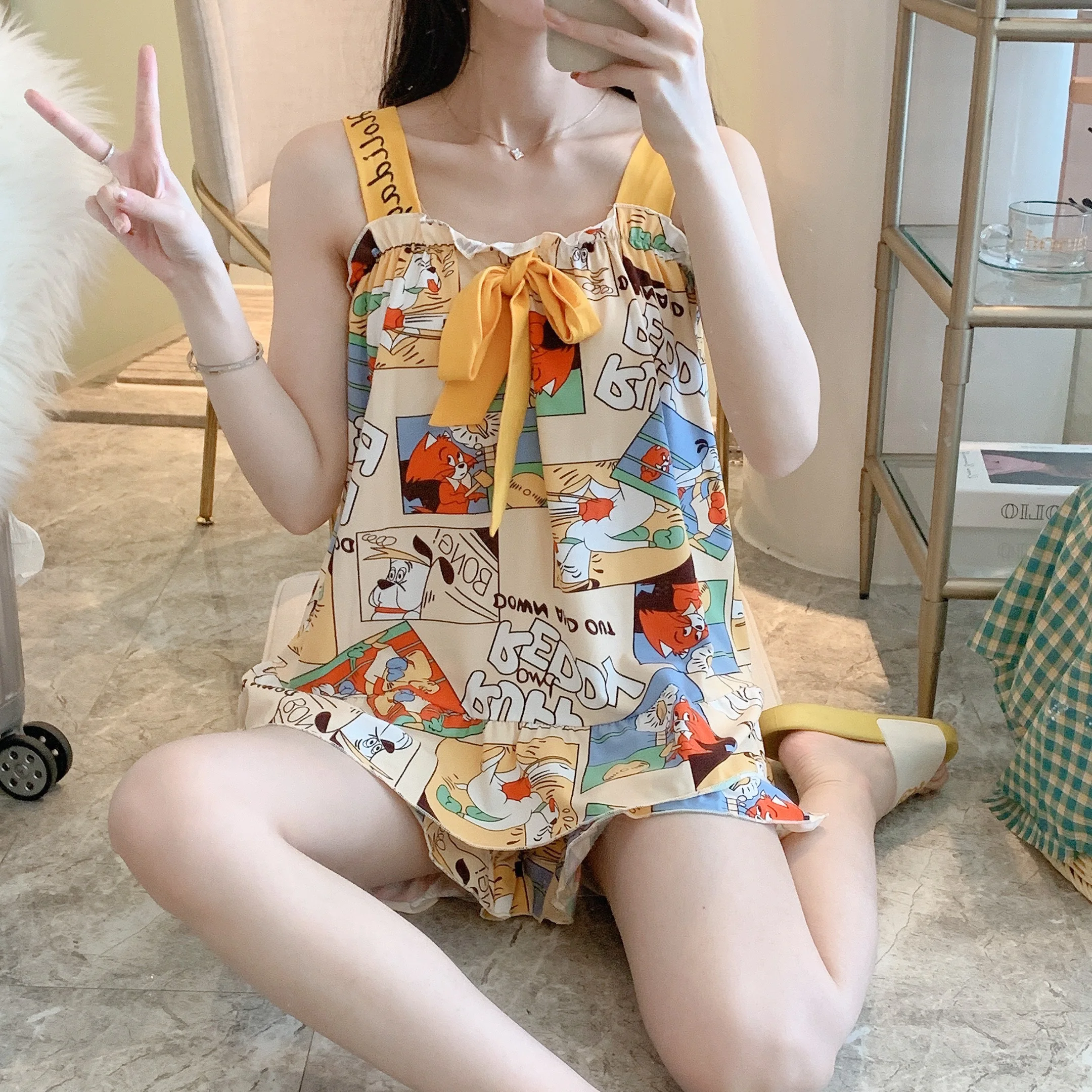 

Girl Korean sweet and cute cartoon suspender shorts home service sleeveless outer wear pajamas summer loose