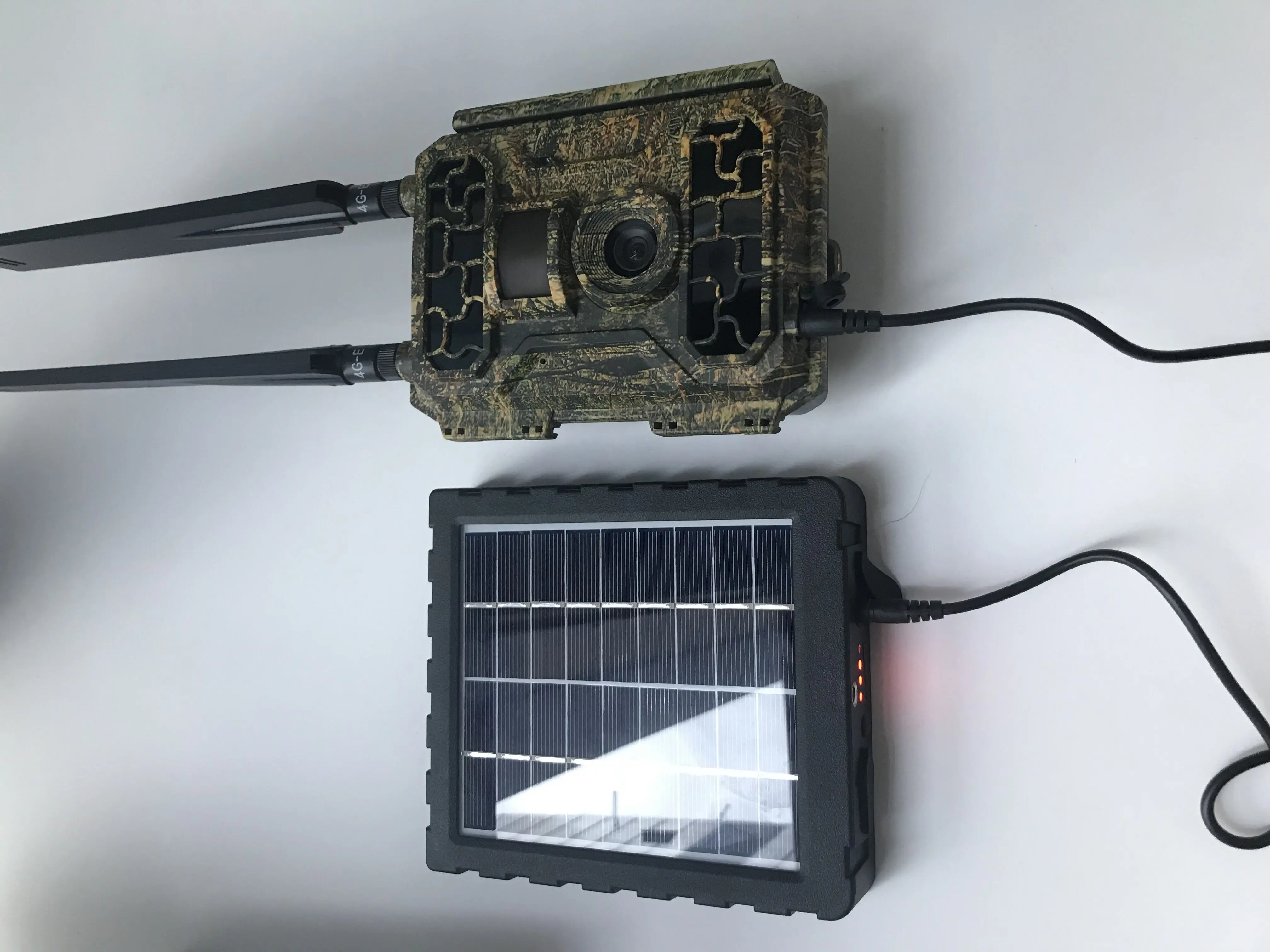 SW4.3G+ solar panel.jpg