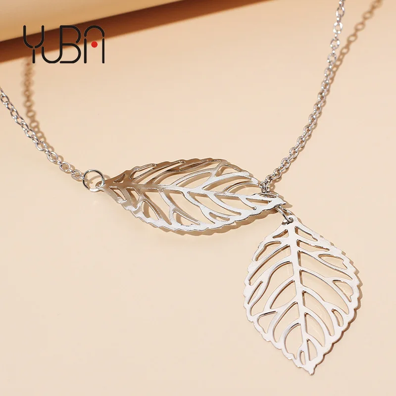 

Custom Fashion Wholesale Cheap price charming luxurious chain leaf necklaces