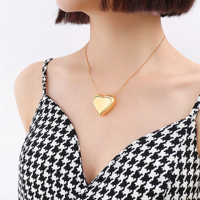 

Hot Sale Valentine's Day 18k Gold Jewelry Necklace Stainless Steel Tiny Heart Pendant Necklace