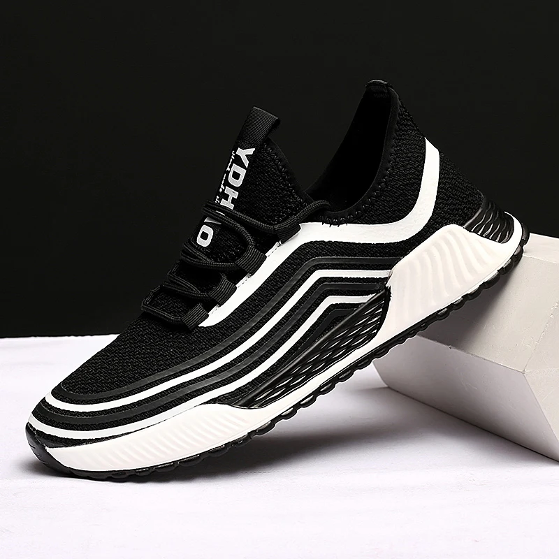 

2019 The new comfortable men's sports shoes black Breathable board knit fashion versatile men's shoes