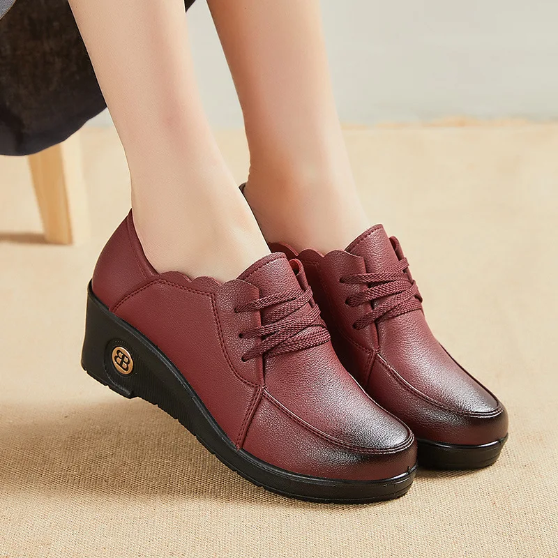 

Wholesale soft-soled comfortable middle-aged and elderly non-slip flat leather shoes women work shoes, As the picture show