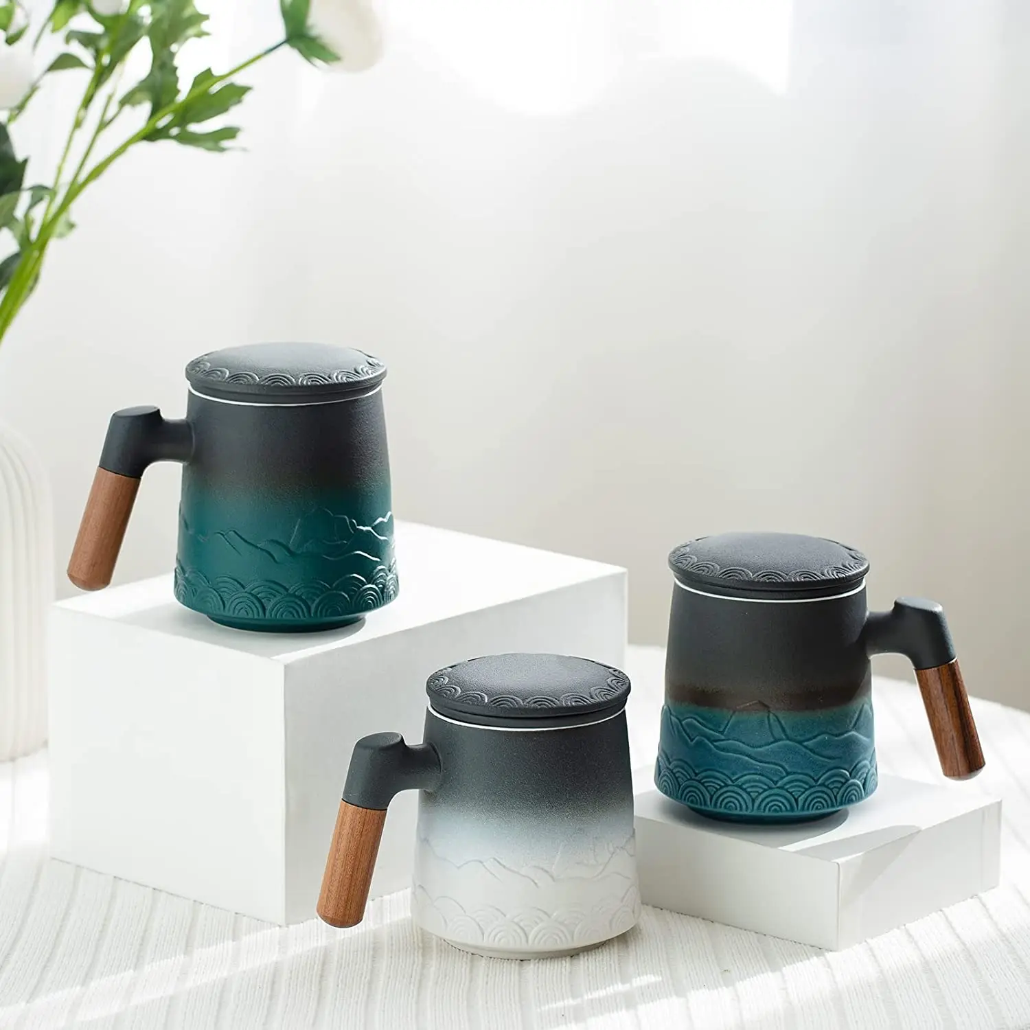 

Personal Teacup Set with Lid Creative Chinese Tea set Water Separation Ceramic Mug