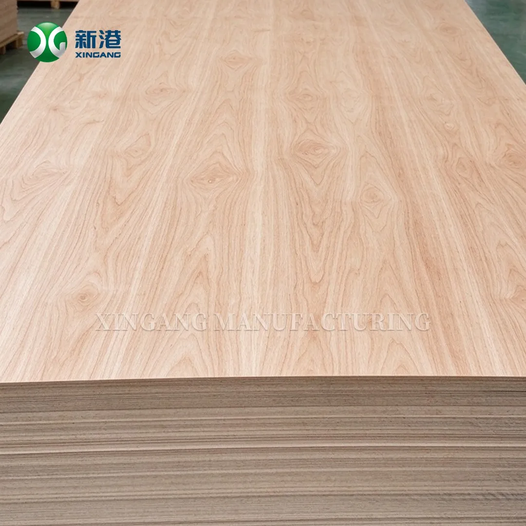 Close view of looped oak figure on an HPL laminate sheet above a plywood core stack