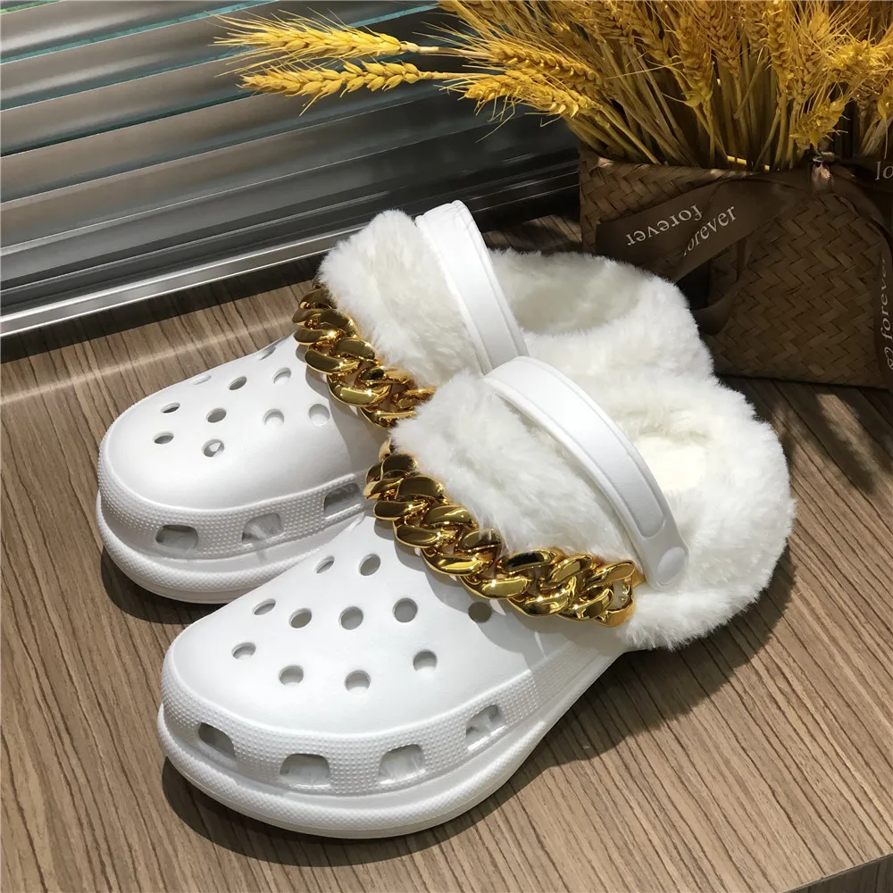 

Gold chain rivet Furry Sandals Women Hole Garden Shoes with Fur Sock 2021 Winter New Warm Shoes Female Slip On Furry Sandals Fur