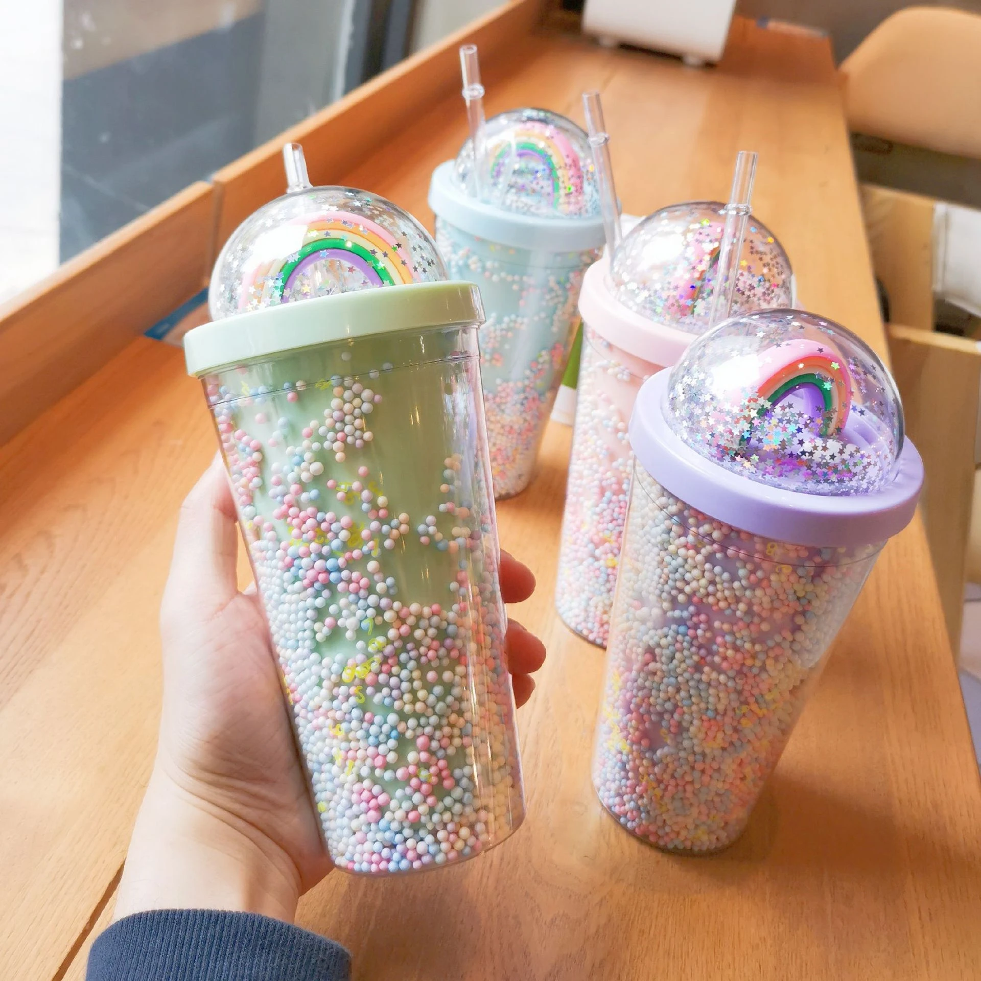 

W138 Summer 550ML Rainbow Color Mug Plastic Drinking Bottles Kids Girls Women Sippy Beverage Water Bottle Tumbler For Ladies