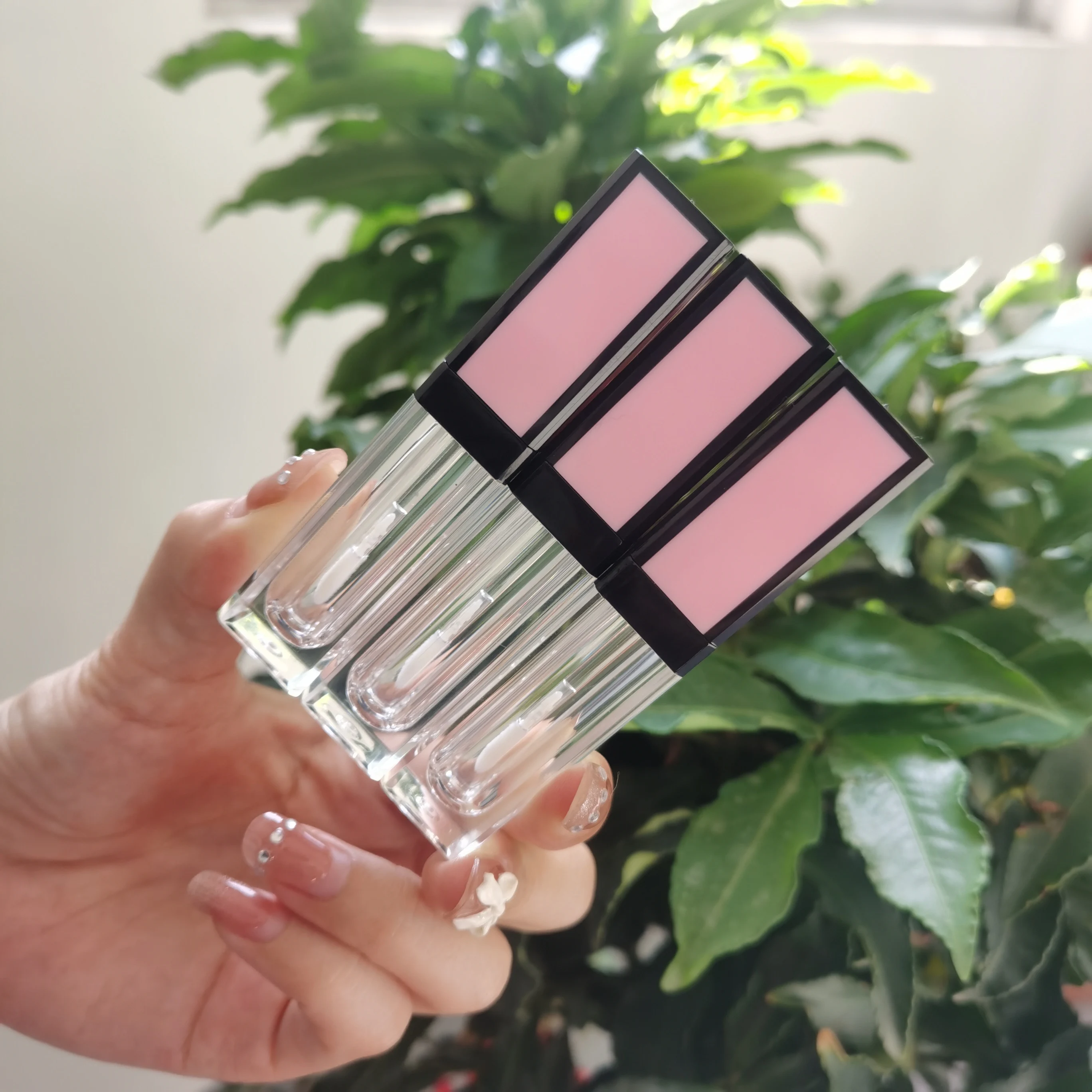 

Low Moq clear luxury pink lipgloss tube transparent luxury square empty lip gloss container vendors