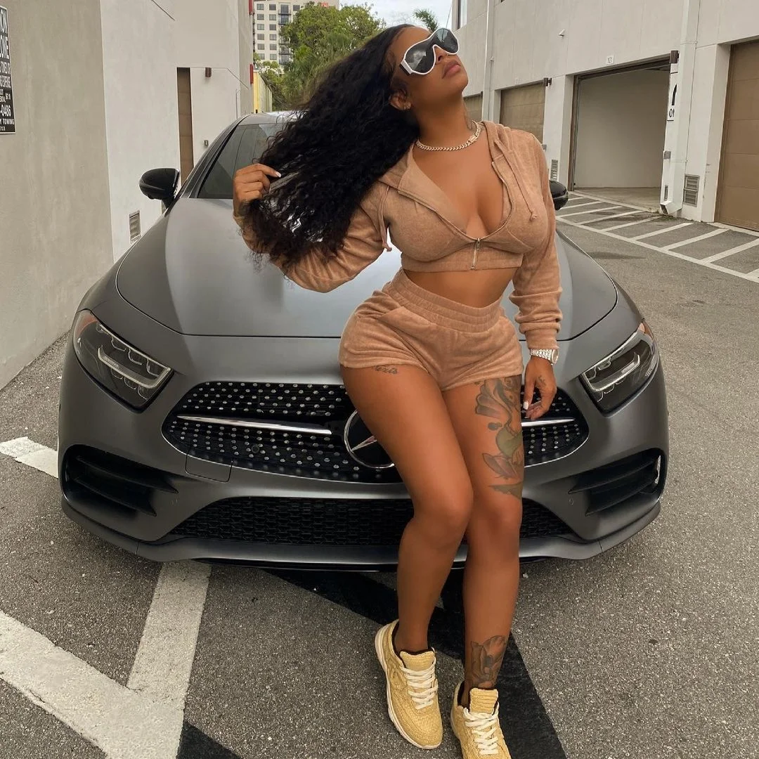 

KKbeier BR21Y172 Fashionable Two Piece Short Sets Hooded and with Solid Color Tracksuit for Woman Two Piece Sets for Sportwear
