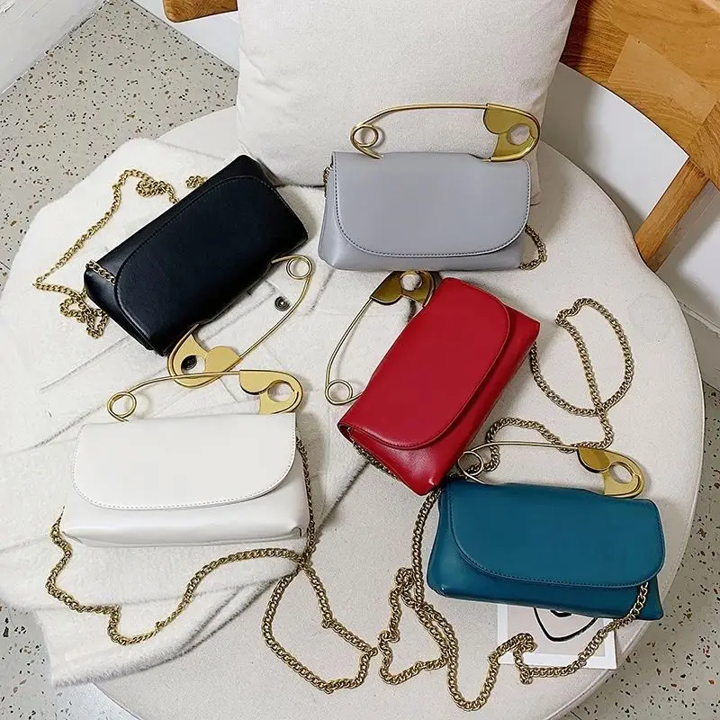 

2020 Retro Fashion Pu Leather Metal Pin Design Women Purse Cute Handbags Crossbody Shoulder Chain Bag