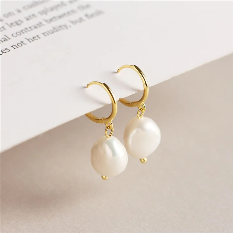 

Natural freshwater pearl earrings 925 Sterling Silver for Women Simple Fashion Gold Baroque Pearl Earrings