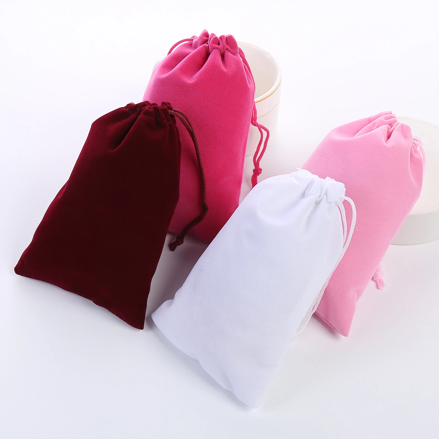 

Manufacturer Drawstring Velvet Bags With Logo Printed 10*15Cm Jewelry Packaging Pouches Makeup Storage Bags, 9 color can be selected
