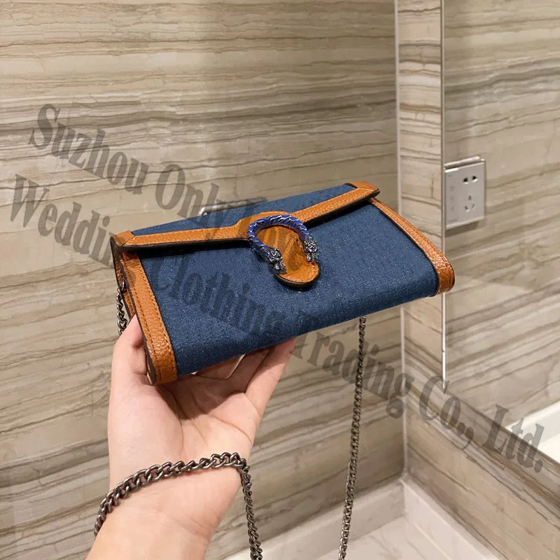 

2021 Fashion Lady Real Leather Envelope Royal Blue Chain Shoulder Bag Characters All Over Flap Women Hand Bags