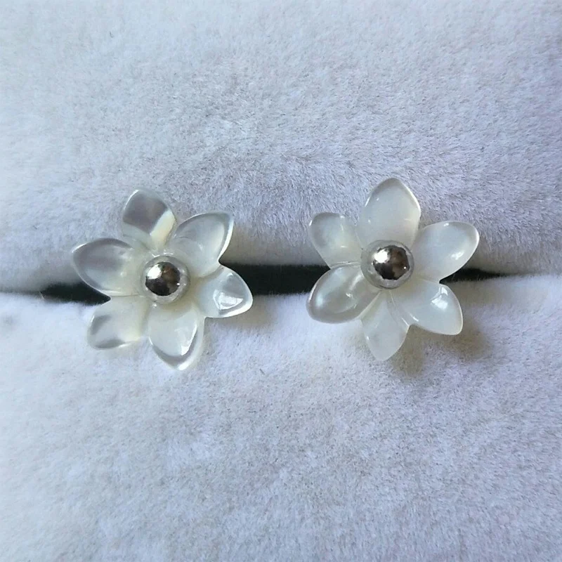 

Fashion Flower Stud Earrings Women Handmade Mother Of Pearl Shell 925 Silver Hypoallergenic Jewelry, White