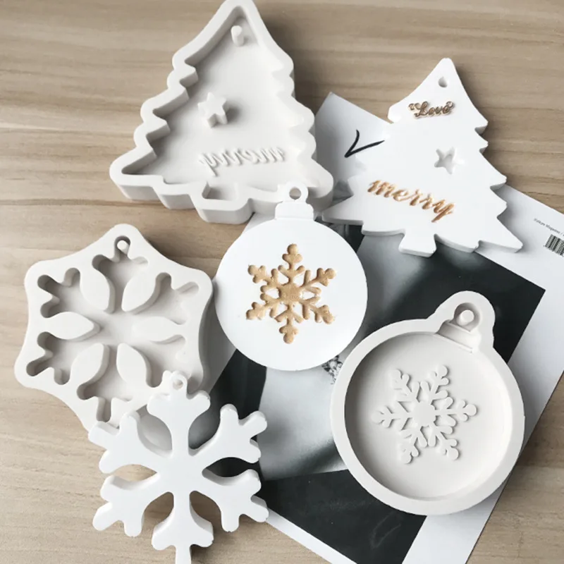

DIY Baking Model Four Kinds of Hanging Hole Christmas Size Snowflake Christmas Leaf Christmas Tree Sugar Cake Mold Silicone Mold