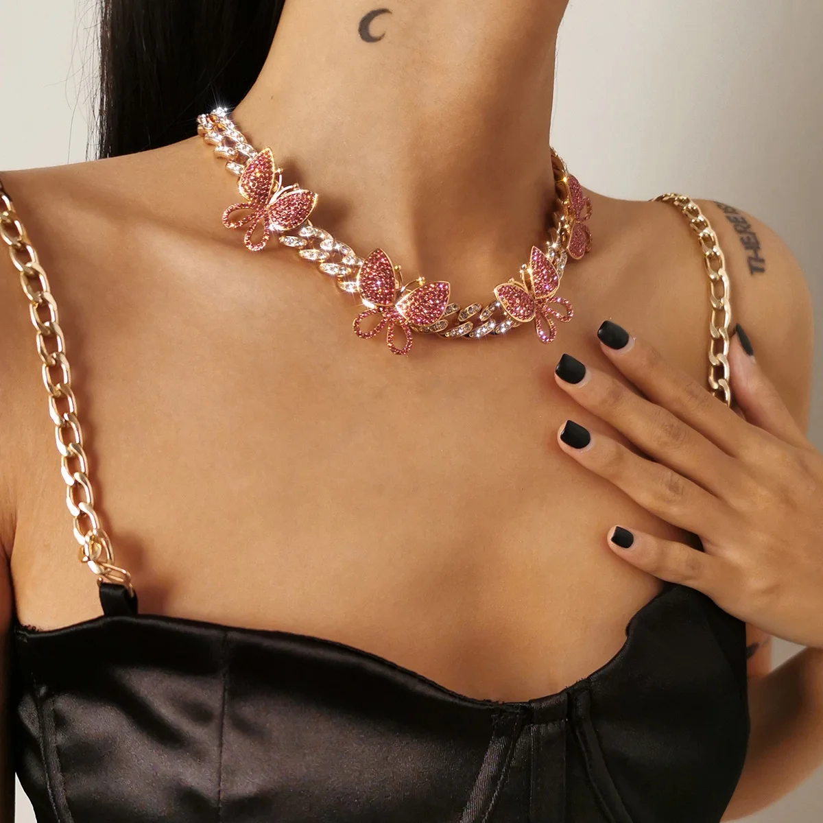 

Butterfly Necklaces Woman Rhinestone Women Necklace Jewelry Ladies Pendant Chain Silver Color Trendy European Alloy necklace, Picture shows