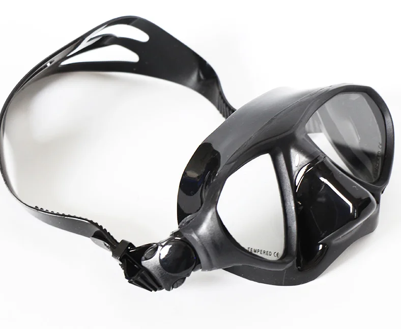 

Scuba Diving Mask Premium Adult Scuba Snorkeling Dive Mask, Easy Adjustable Strap, Water-Tight Seal, Low Volume Lens for, Black