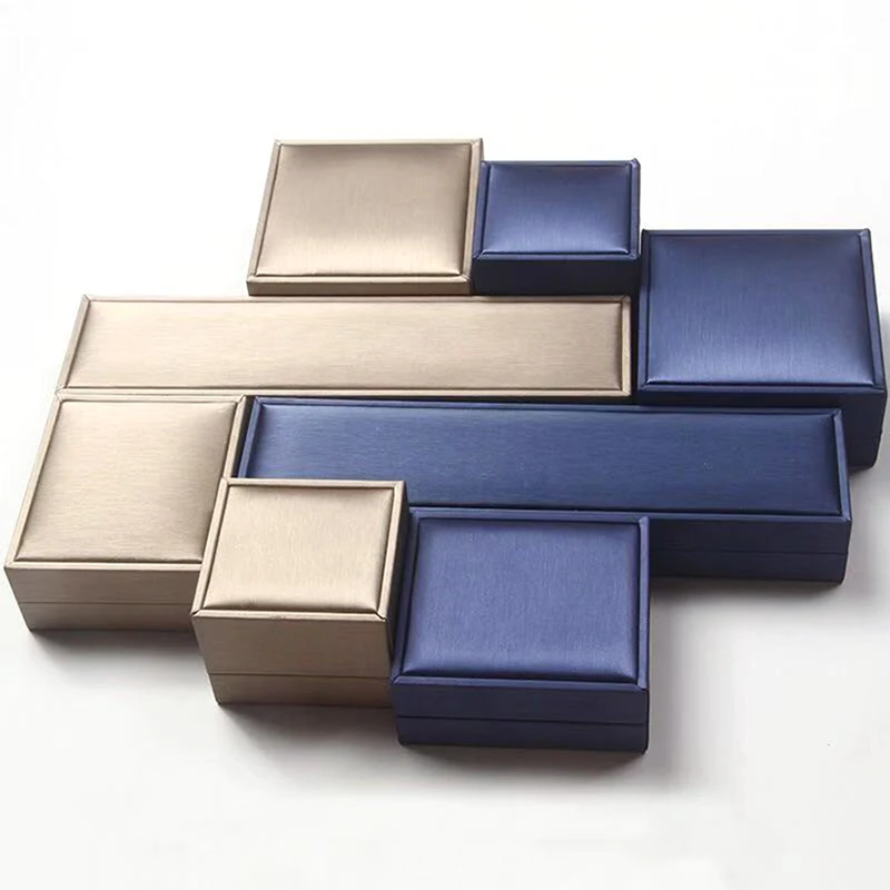 Custom Logo Printed Women Decorative Lockable Hanging White Leather Jewelry Organizer Box With Mirrored Drawer Pu