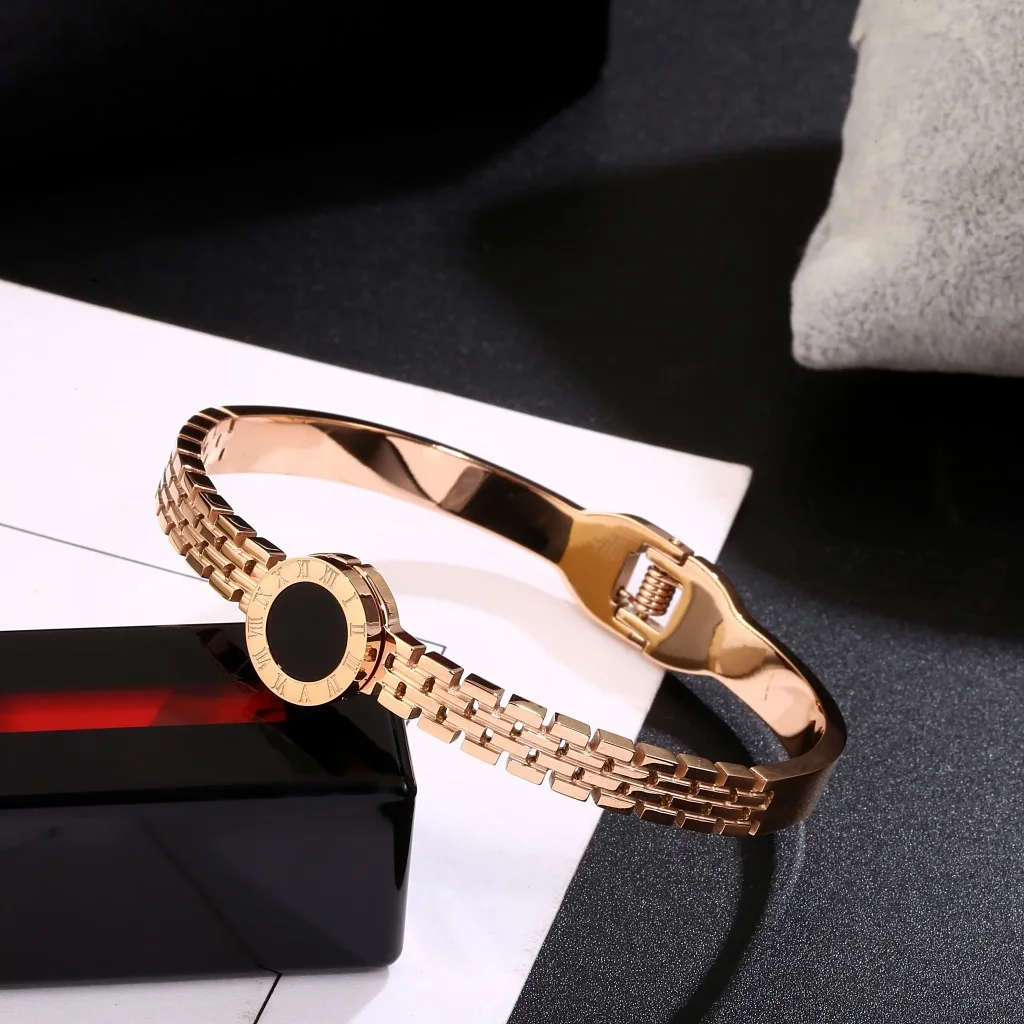 

Tiktok Hot Rose Gold Roman Grain Gold plated Stainless Steel Classic Temperament bracelet Direct Sales bangle