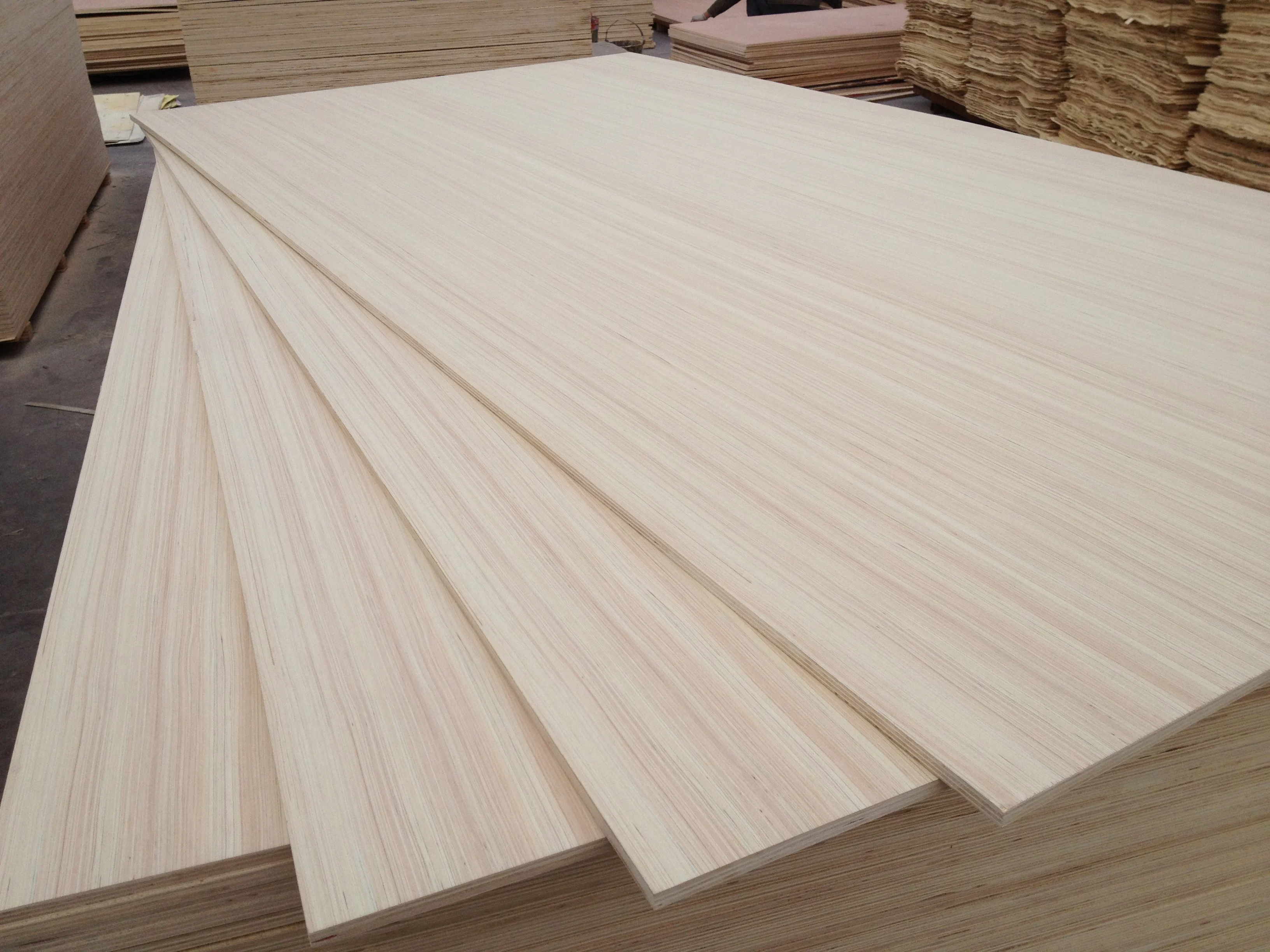 Good Quality Hardwood Core Okoume Veneer 5mm 4 X 12 Plywood Sheets ...