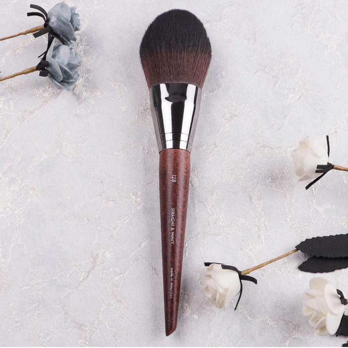 

Fluffy Large Powder Brush Makeup Face Powder Mineral Brush for Daily Makeup