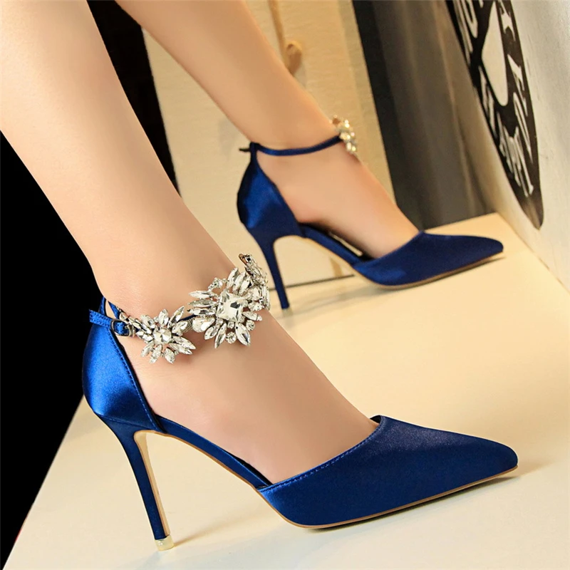 

Crystal Wedding Pumps Silver Black Golden Party High Heels Ladies Sexy Pumps Stiletto Thin Heels Female Footwear Girls