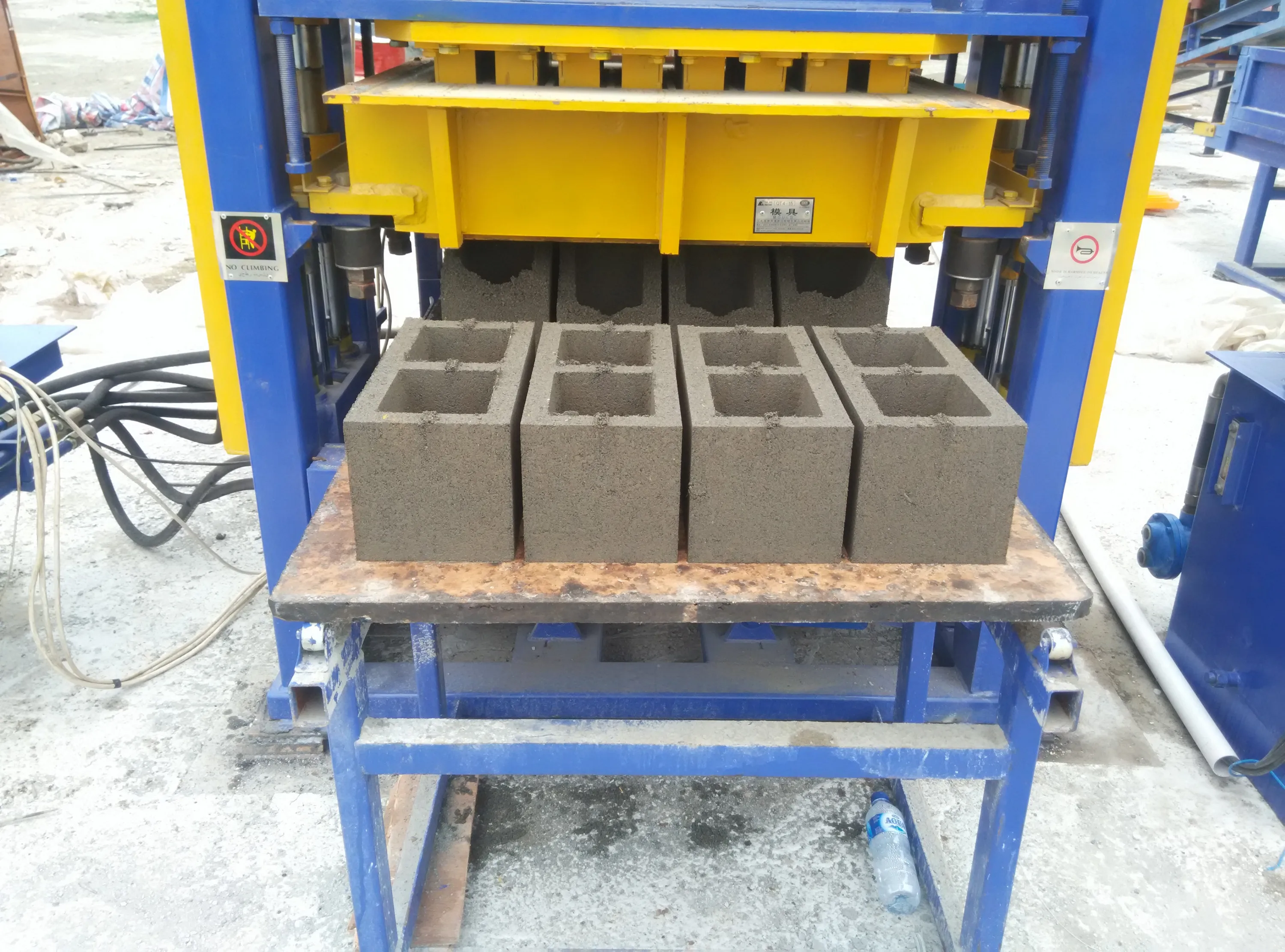 machine to make concrete blocks