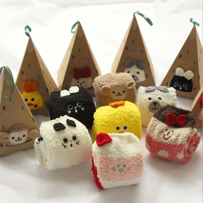 2019 wholesale Promotional gift box Warm women fuzzy christmas socks