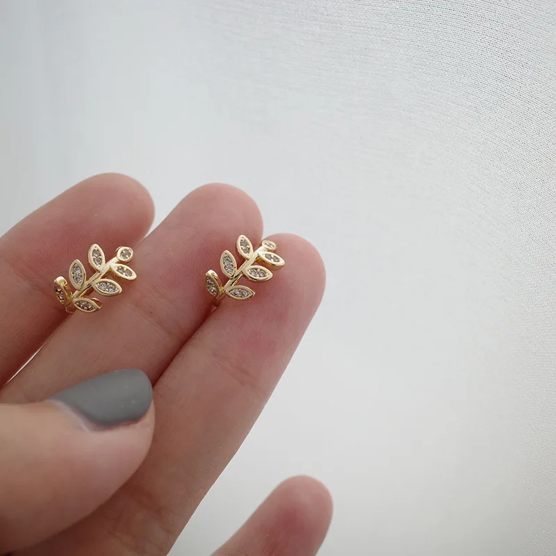

Trendy Minimalist Gold Plated Leaf Ear Bone Clip Female Cuff Earrings No Piercing Ear Clip, As picture