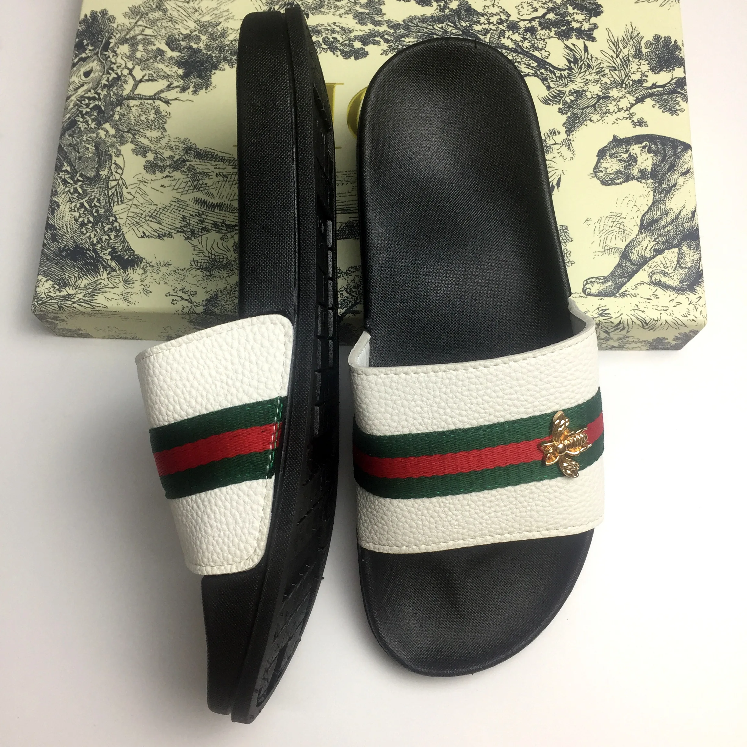 

HOT SALE Brand bee Slippers Men Sandals Male Rubber Men Slides luxury Sandals Beach