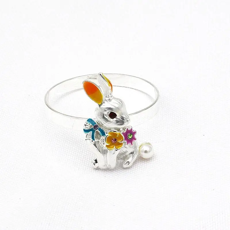 

Luxury Diamond Easter Bunny Napkin Ring Table Accessories for Party Banquet Dinner Cartoon Animal Rabbit Napkin Bucket Holder