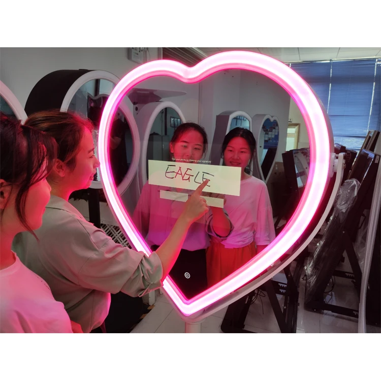 Heart Mirror Booth (44)