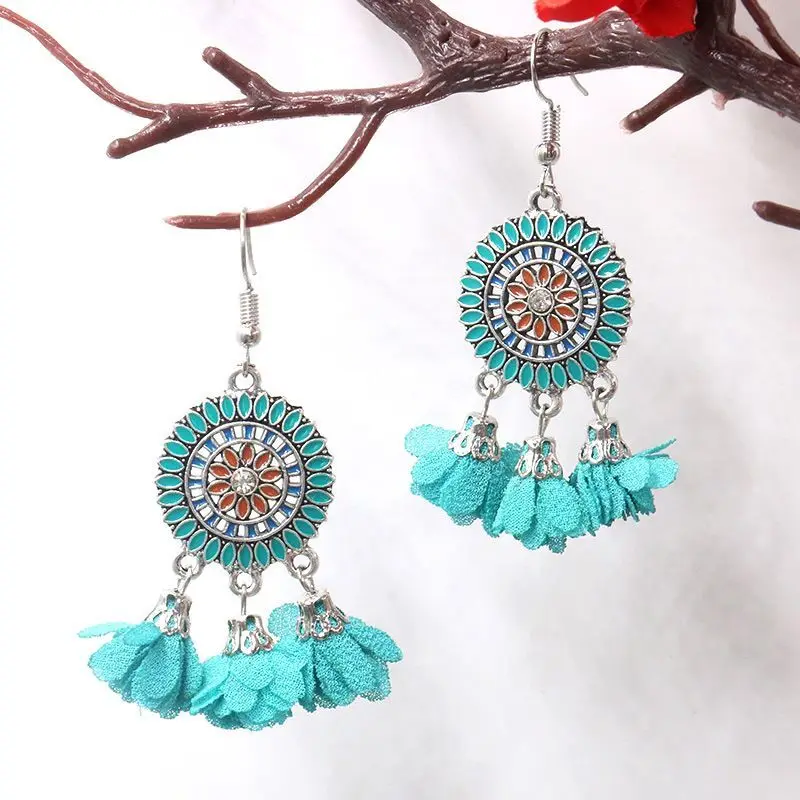 

Factory Chinese miao ethnic earrings alloy plated silver daily wear Hmong flower women earrings 2020