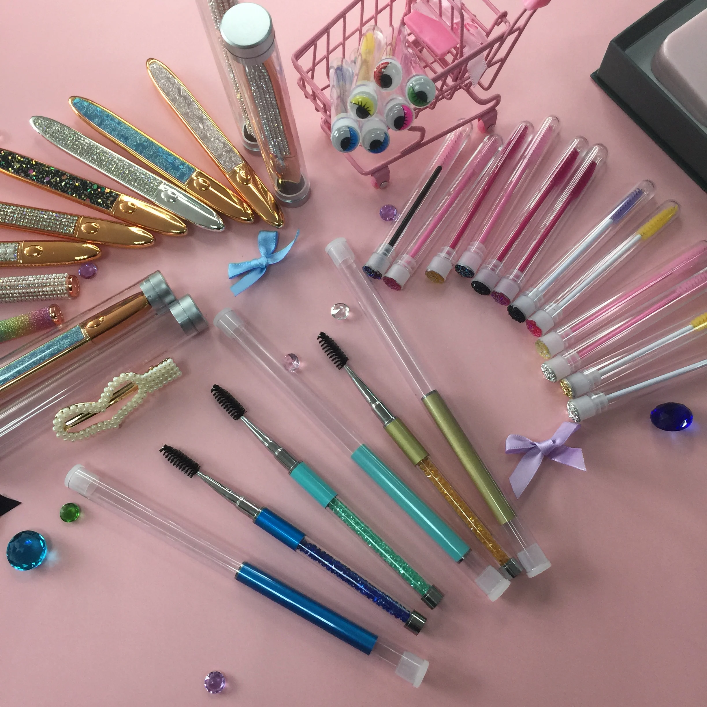 

2021 hot selling mink strip lashes glue packaging box magnetic eyeliner pen with case wholesale price, Black