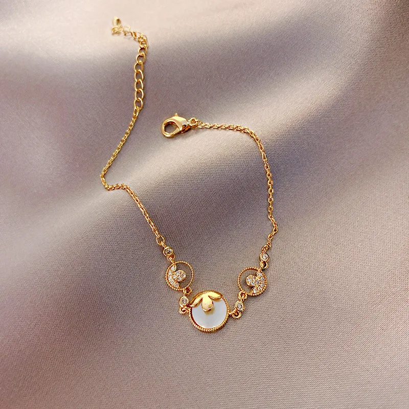 

2020 fashion flower pearl luxury bracelets