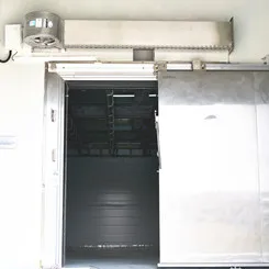 mobile_swine_meat_processing_plant_with_pig_abattoir_machinery