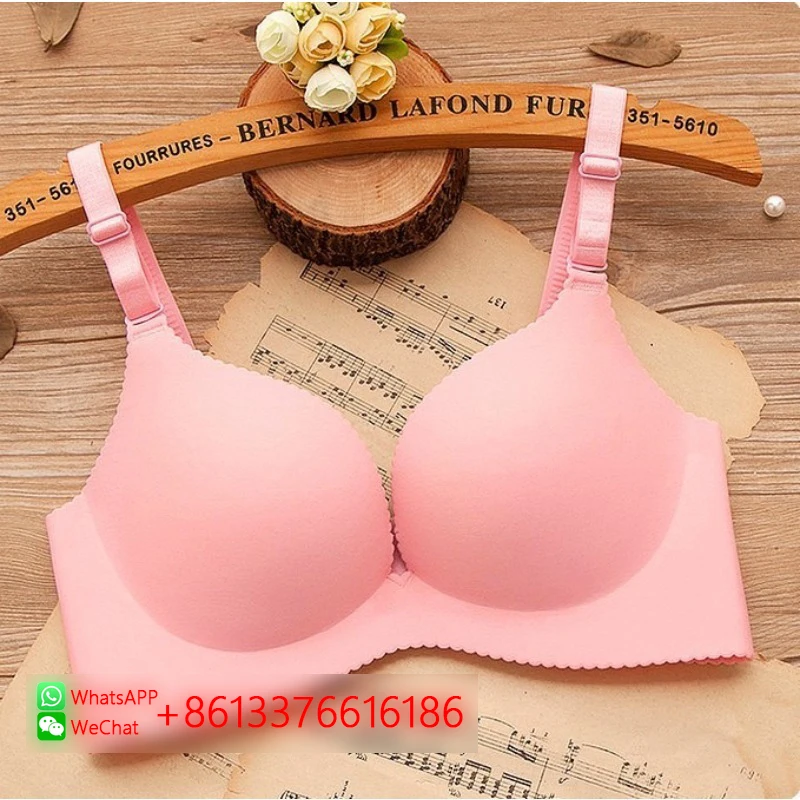 

One piece bra seamless inventory clearance promotion low price wholesale hot sale in Cambodia, Vietnam and other places, Sent at random.