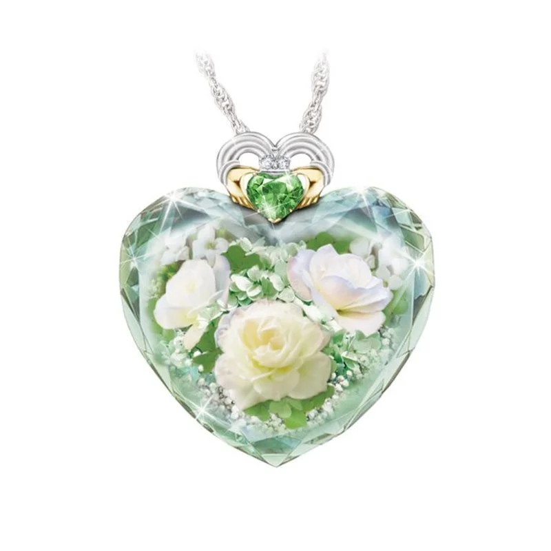 

2021 trendy ladies heart-shaped flower necklace crystal pendant
