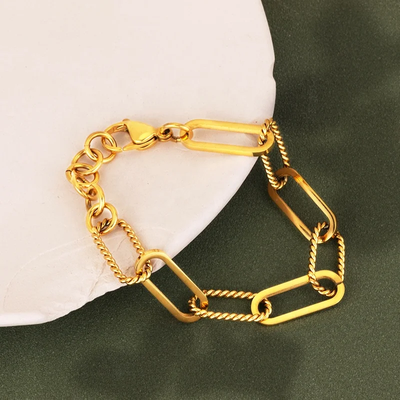 

Wholesale 18K Gold PVD Plated Stainless Steel Jewelry Twist Paperclip Link Chain Bracelet